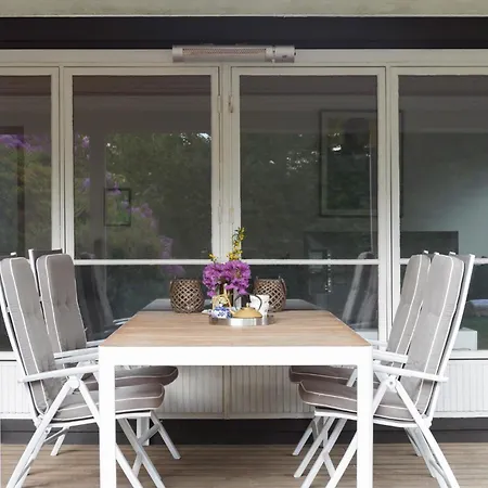 בית נופש 3 Bedroom Beautiful In