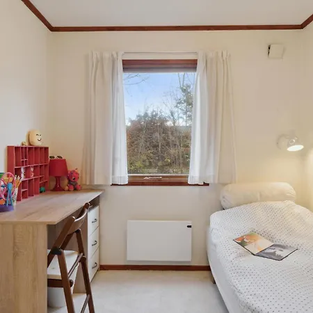 3 Bedroom Beautiful In בית נופש *